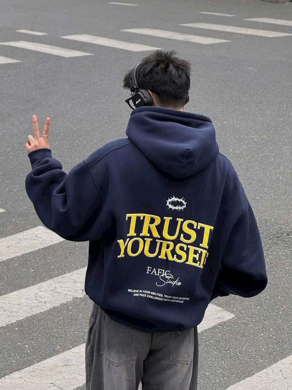 Áo khoác nỉ nam nón to TRUST YOURSEL