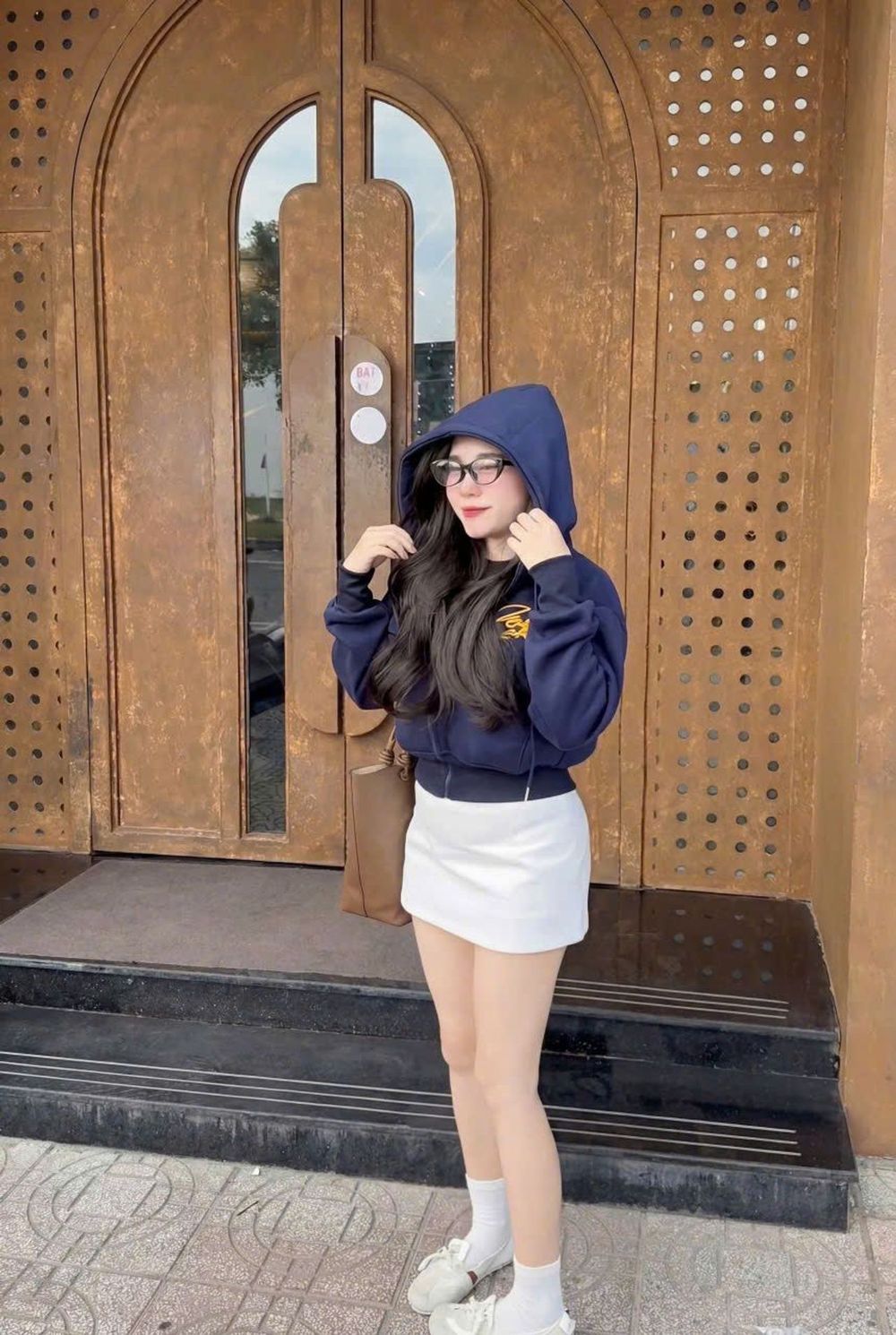 Áo khoác lửng in nổi chữ HEVERMORE POLIME