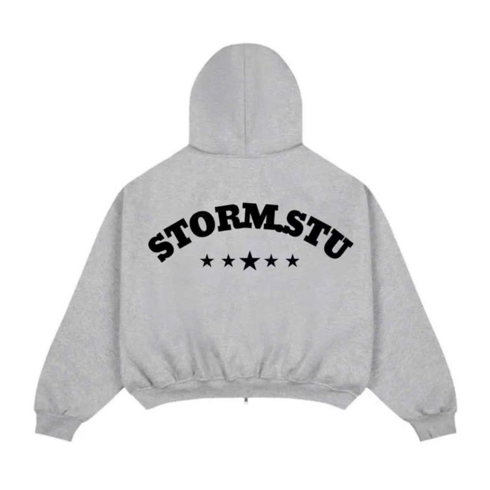 ÁO KHOÁC FORM RỘNG CÂNH DƠI IN CHỮ NỔI STORMSTU CÁ TÍNH PHONG CÁNH.