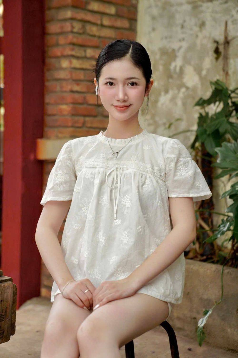Áo Kiểu Tiểu Thư Tay Ngắn Phồng Nhẹ Thêu Hoa Nhí Phối Ren Cao Cấp