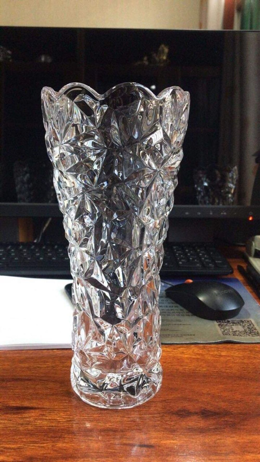 Lọ Hoa Thủy Tinh Loe Trắng 20cm (THÙNG 36C)