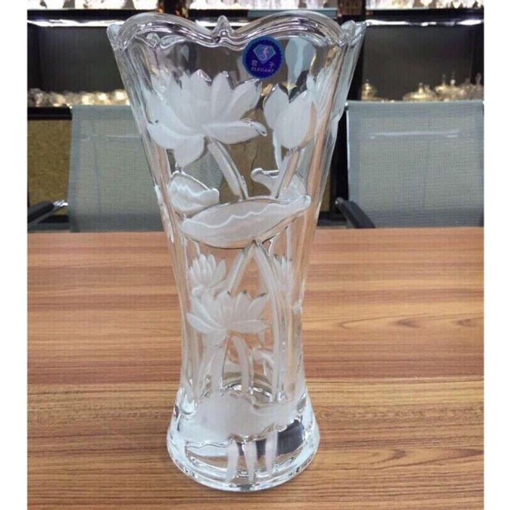 Lọ hoa dáng bầu , loe mài trắng 30cm