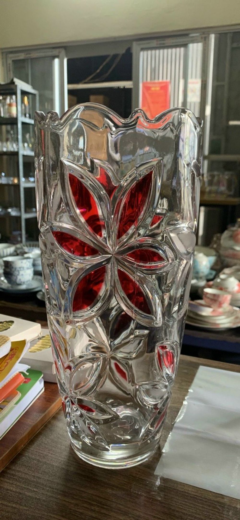 Lọ hoa thủy tinh dáng bầu 30cm - quà tặng khách hàng