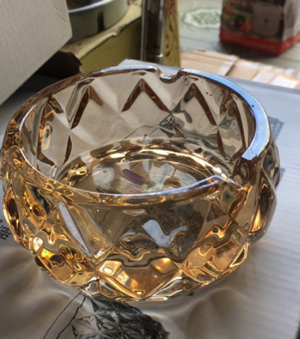 Gạt Tàn Thuốc Lá Thuỷ Tinh Pha Lê Cao Cấp Cỡ Lớn