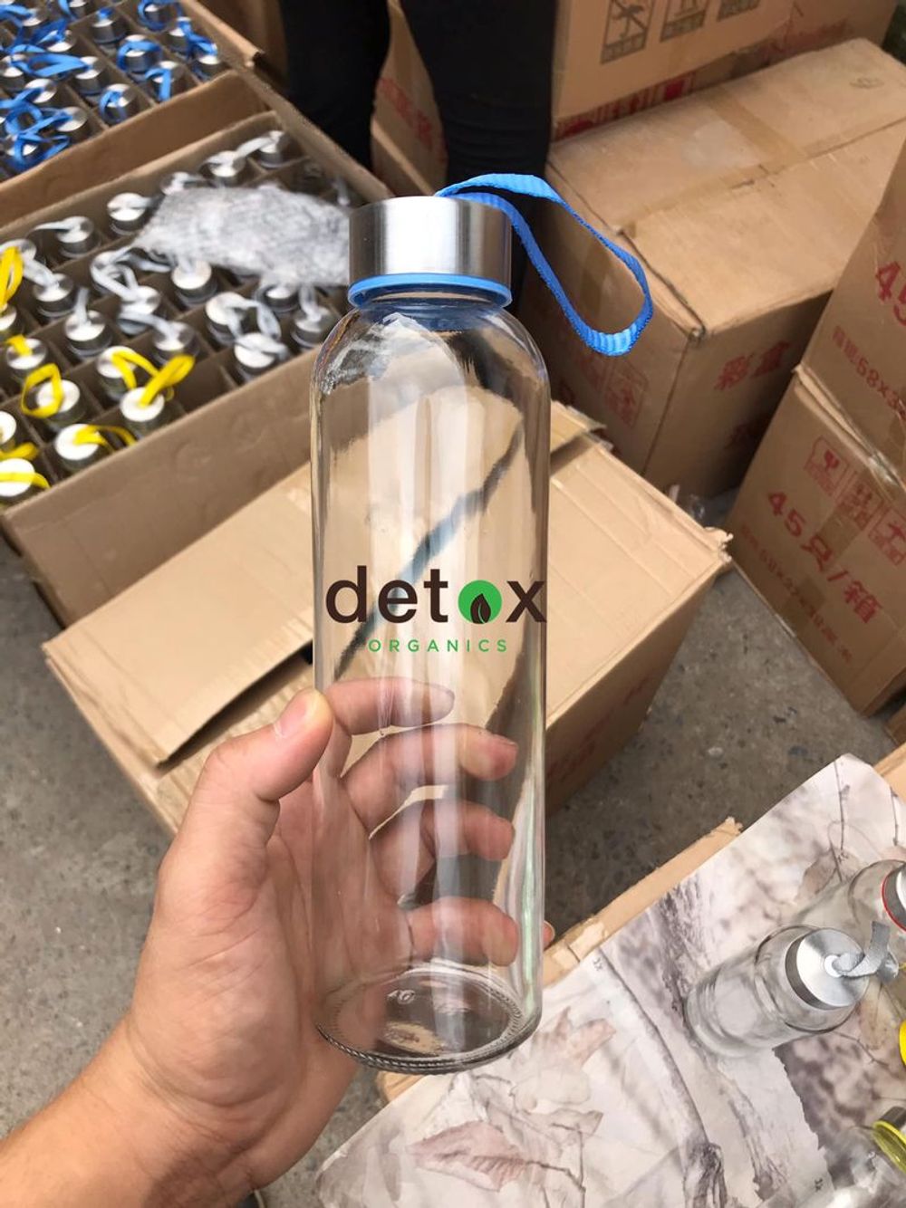 chai thủy tinh dây xách 500ml- Bình thủy tinh đựng nước dây xách 500ml