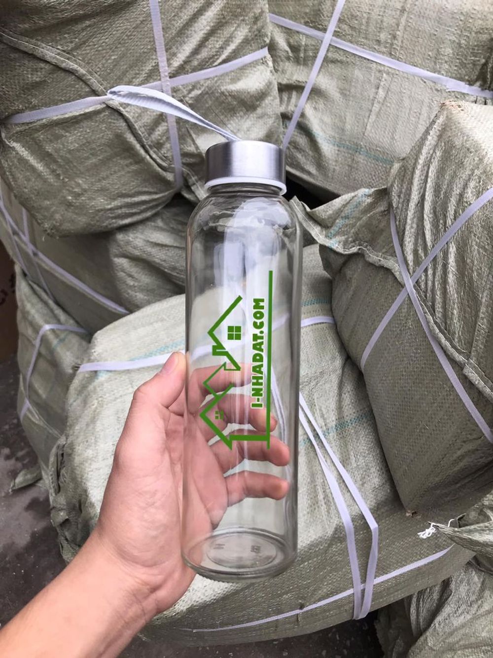 chai thủy tinh dây xách 500ml- Bình thủy tinh đựng nước dây xách 500ml