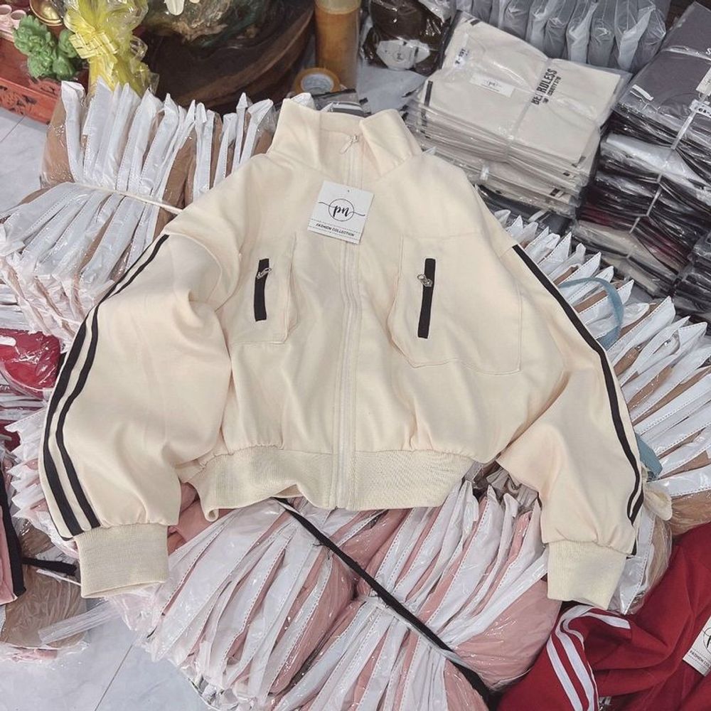 Áo khoác da lộn có nón có nút chặn nón,2 lớp lót dù,logo thêu form to 70kg