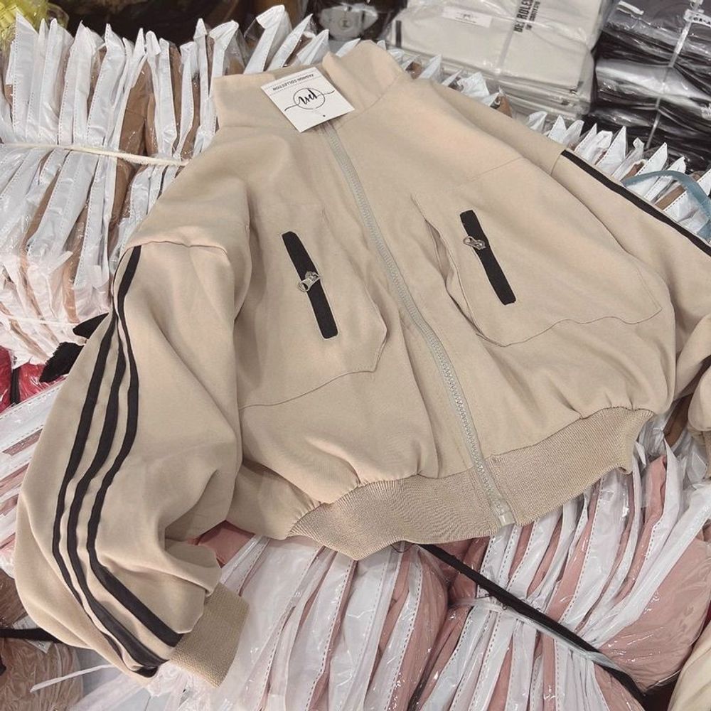 Áo khoác da lộn có nón có nút chặn nón,2 lớp lót dù,logo thêu form to 70kg