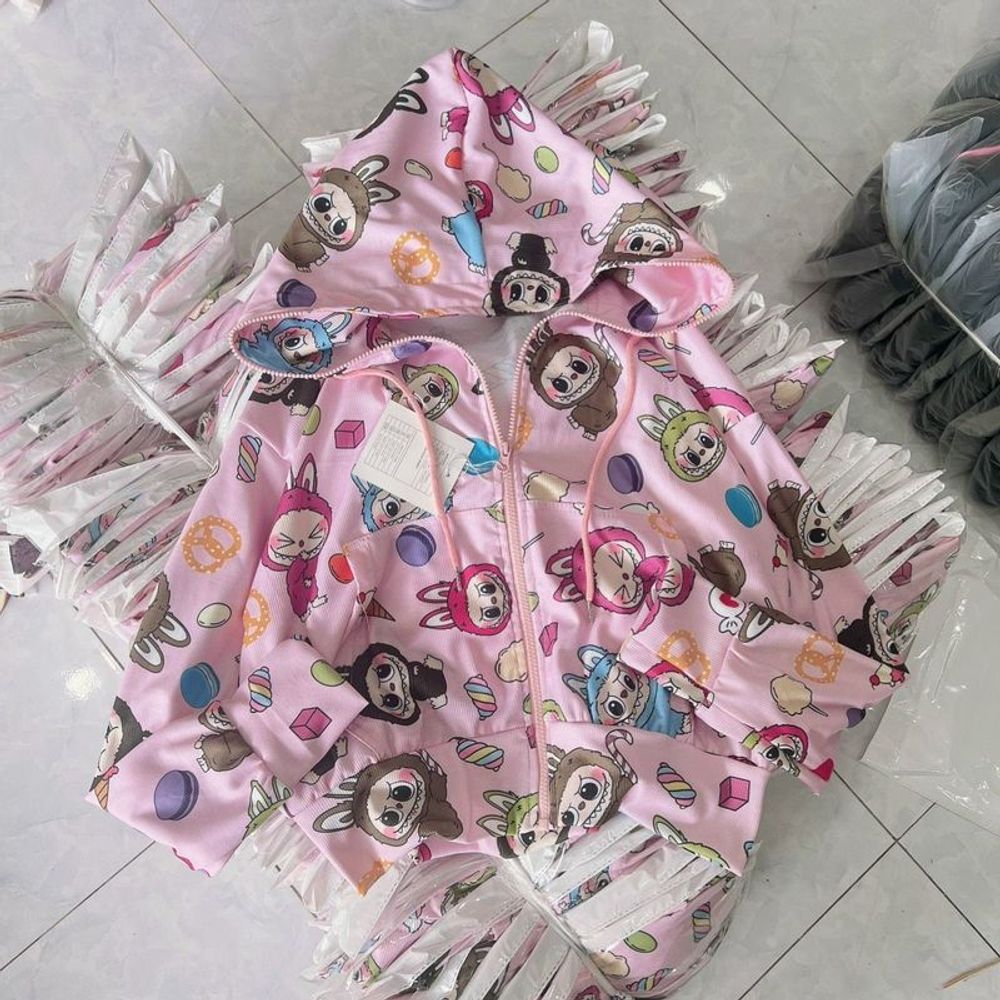 Áo khoác LaBUBU chất len gân freesize dưới 70kg. nón rộng