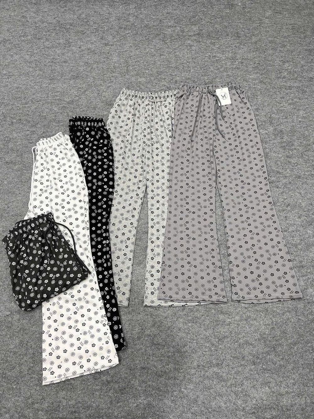 (Chất vải đẹp) Quần ống loe chất lem tâm mềm min logo in hoạ tiết form dưới 65kg .