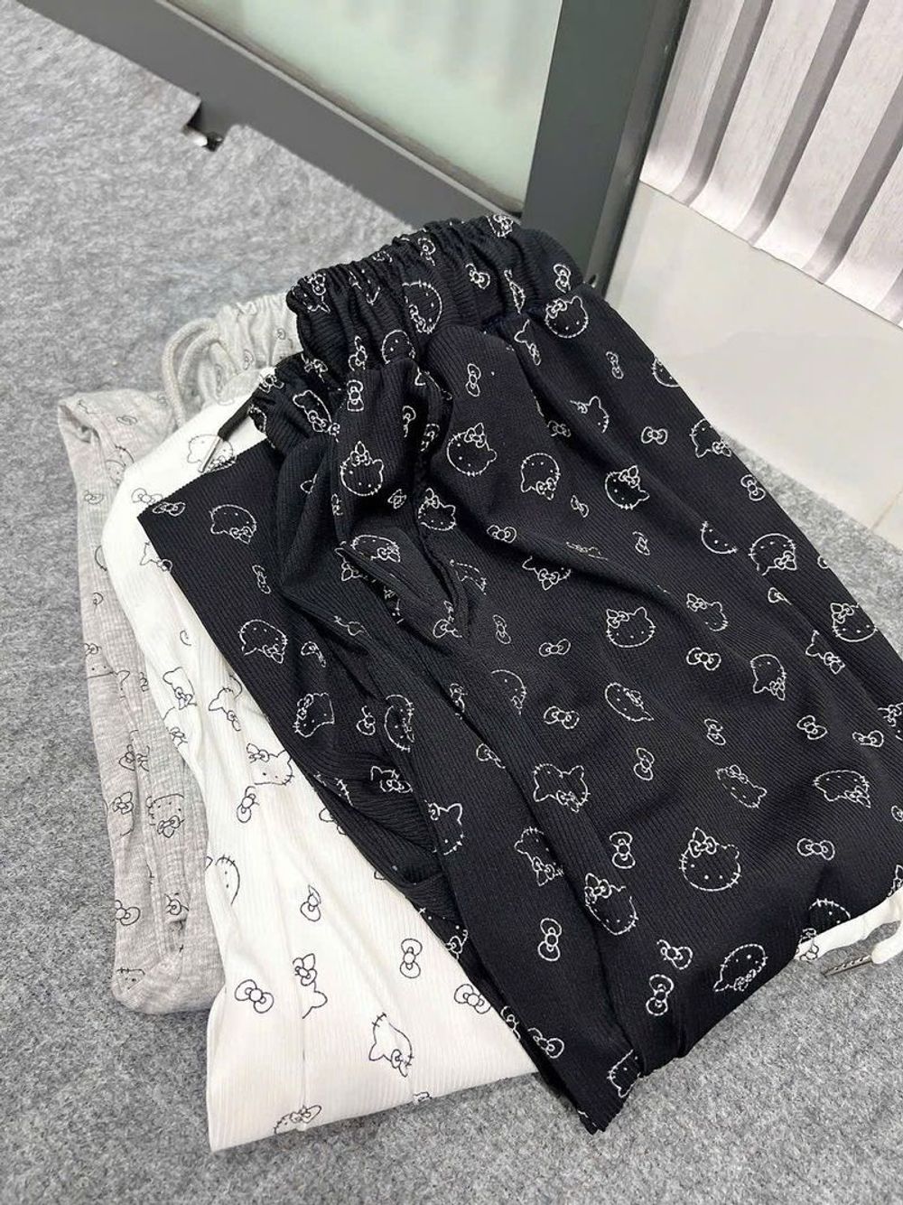 ( Chất vải đẹp ) Quần ống loe chất lem tăm mềm mịn logo in form dưới 65kg