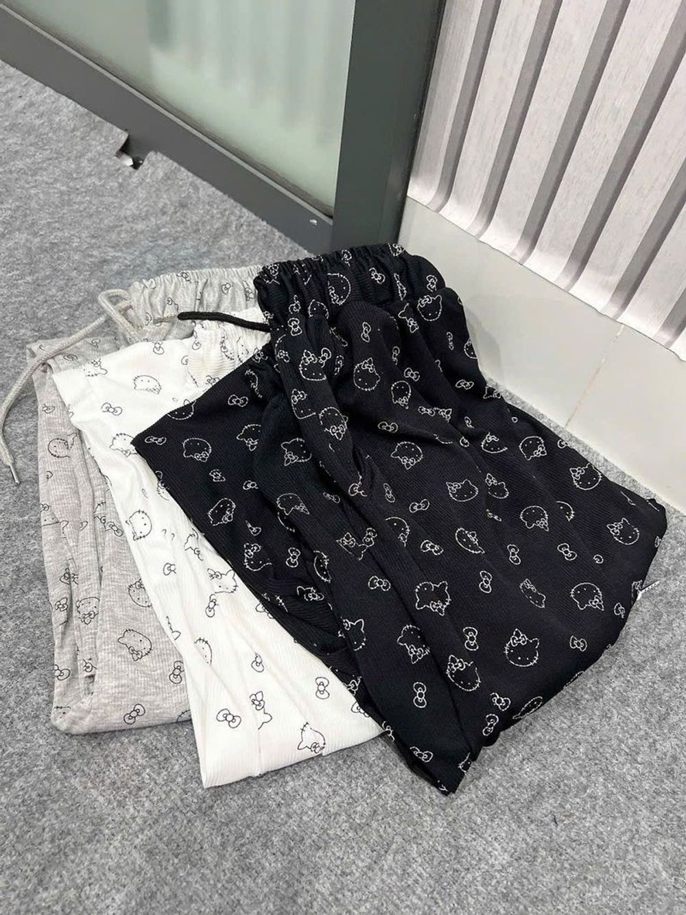 ( Chất vải đẹp ) Quần ống loe chất lem tăm mềm mịn logo in form dưới 65kg