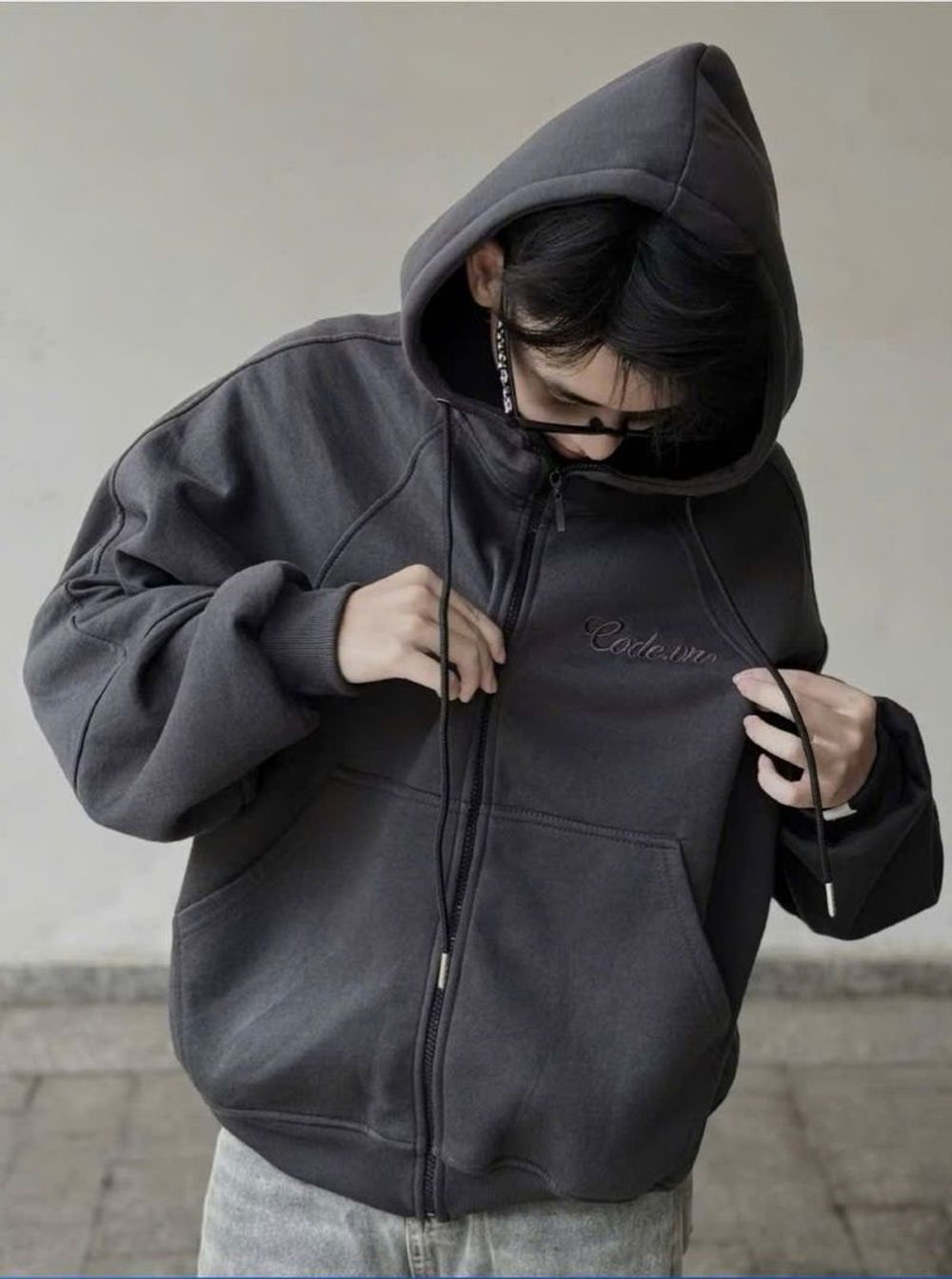 Áo khoác dây kéo from boxy 2 da dày dặn thêu nổi cổ cao form dạng boxy tay phồng nón rộng có 2 size L và Xl