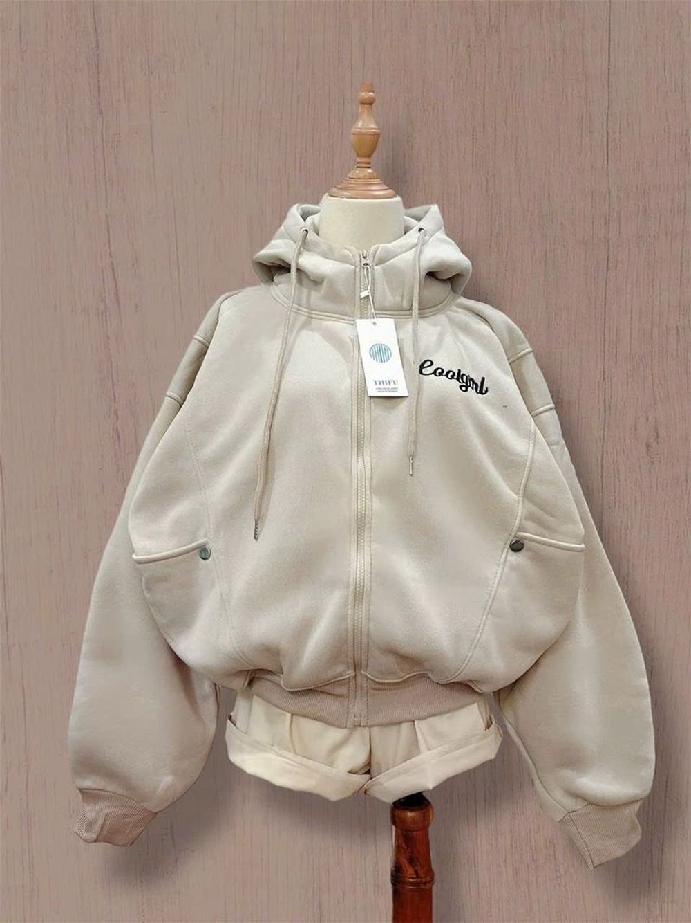 Áo khoác form boxy thêu Coolgirl chất nỉ xk dày mịn cổ cao freesize 65kg