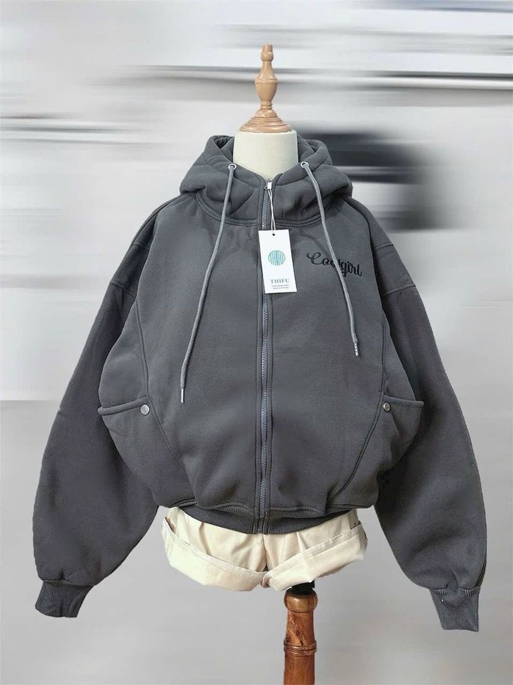 Áo khoác form boxy thêu Coolgirl chất nỉ xk dày mịn cổ cao freesize 65kg