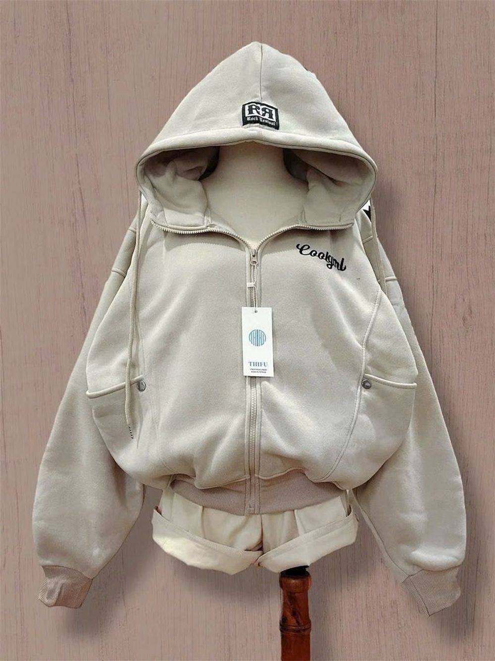 Áo khoác form boxy thêu Coolgirl chất nỉ xk dày mịn cổ cao freesize 65kg