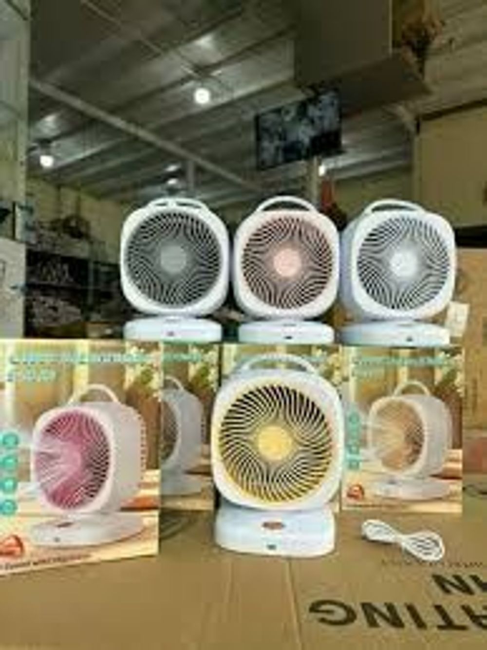 Quạt tích điện mini để bàn