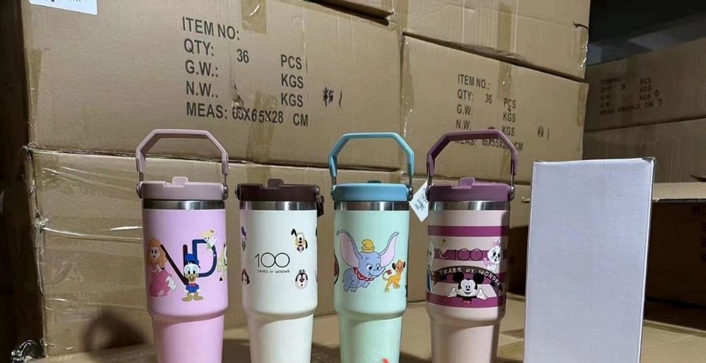 Ly giữ nhiệt quai xách cartoon 900ml