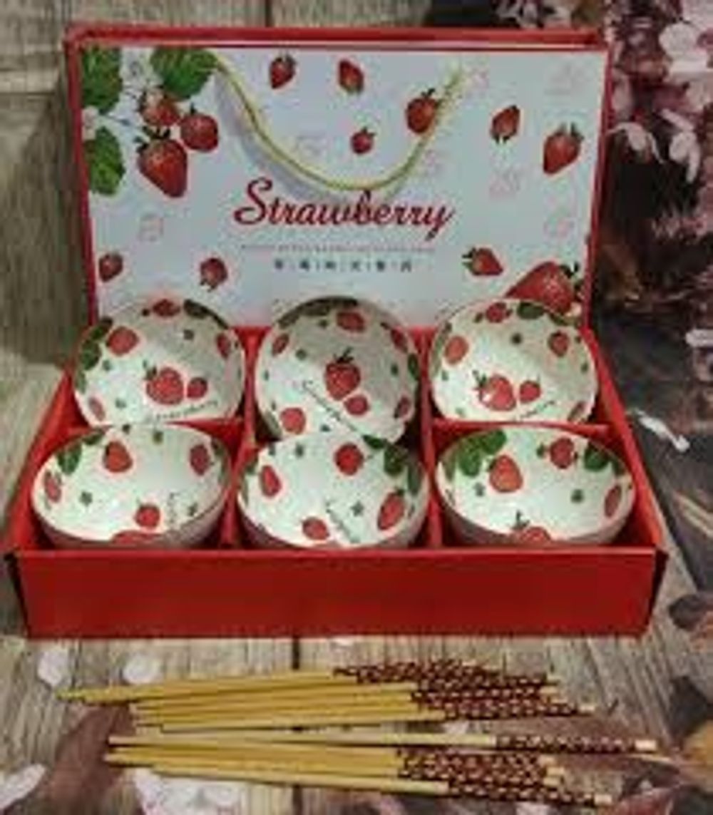 bộ 6 chén kèm đũa hình trái dâu - bộ chén sứ trái dâu