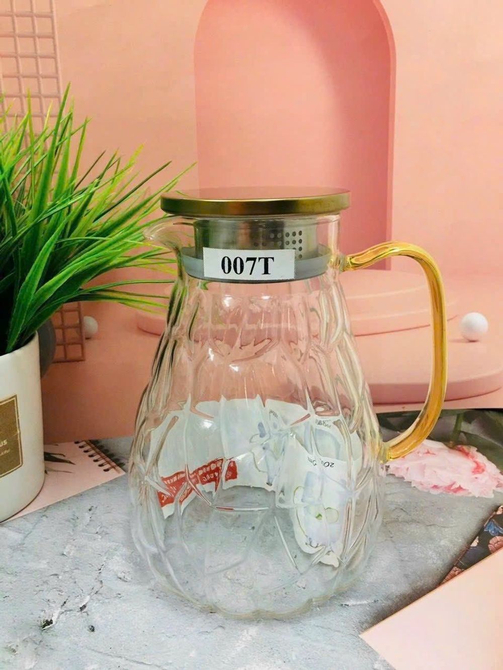 Bình nước thủy tinh chịu nhiệt trắng 2L (dáng bầu)