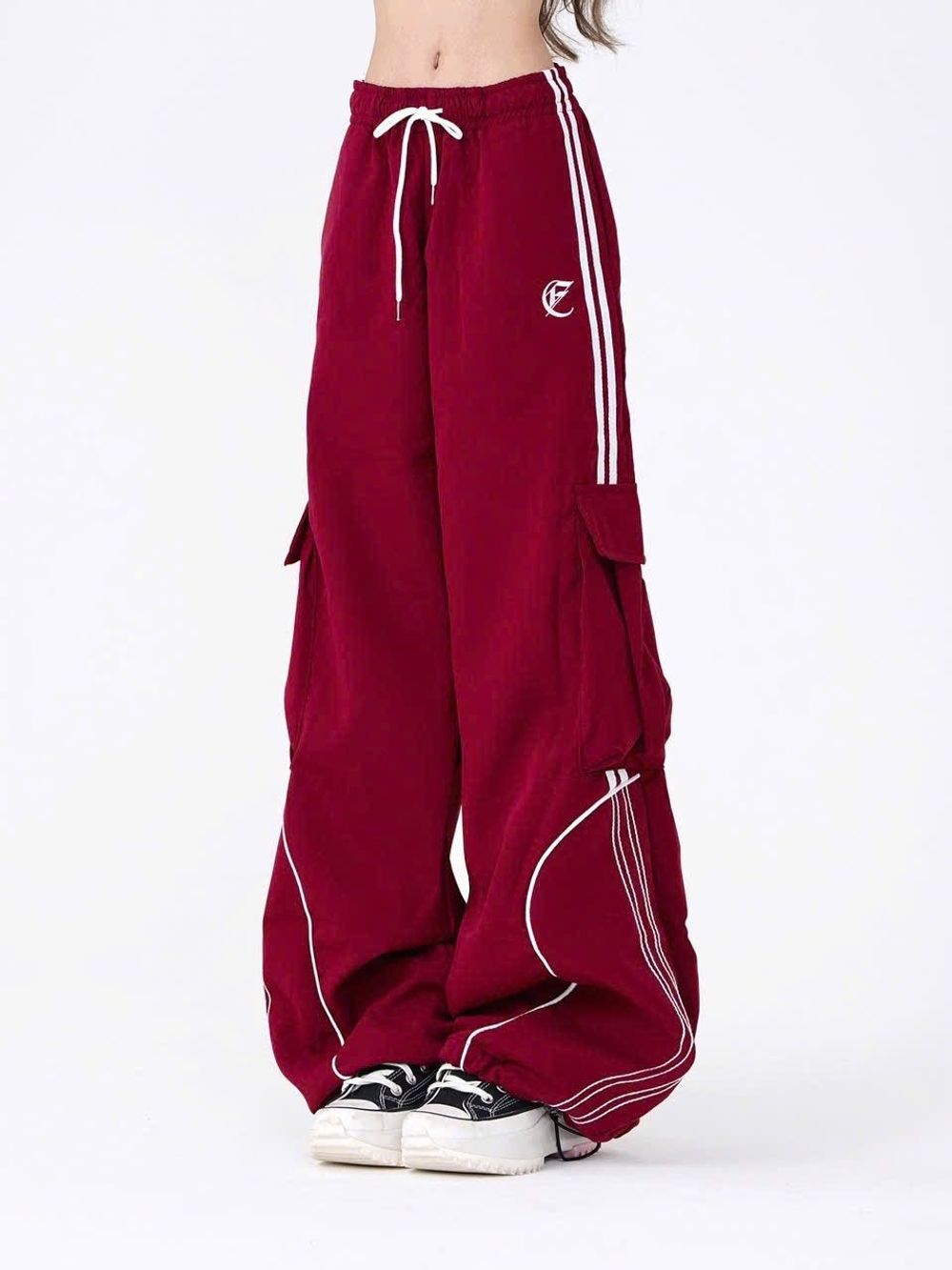 Quần Jogger Nam Nữ, Quần Ống Rộng Unisex Vải Dù Logo Thêu Có Dây Rút Lai,Chạy Chỉ decan 2 Bên Sườn