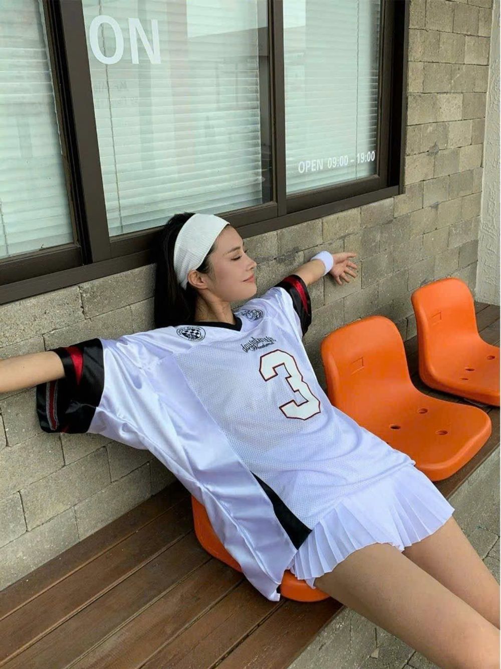 ( vải bóng đẹp ) áo thun thể thao mè thái vải bóng logo in số 3 cổ tim form dưới 70kg, hàng đẹp chuẩn shop.