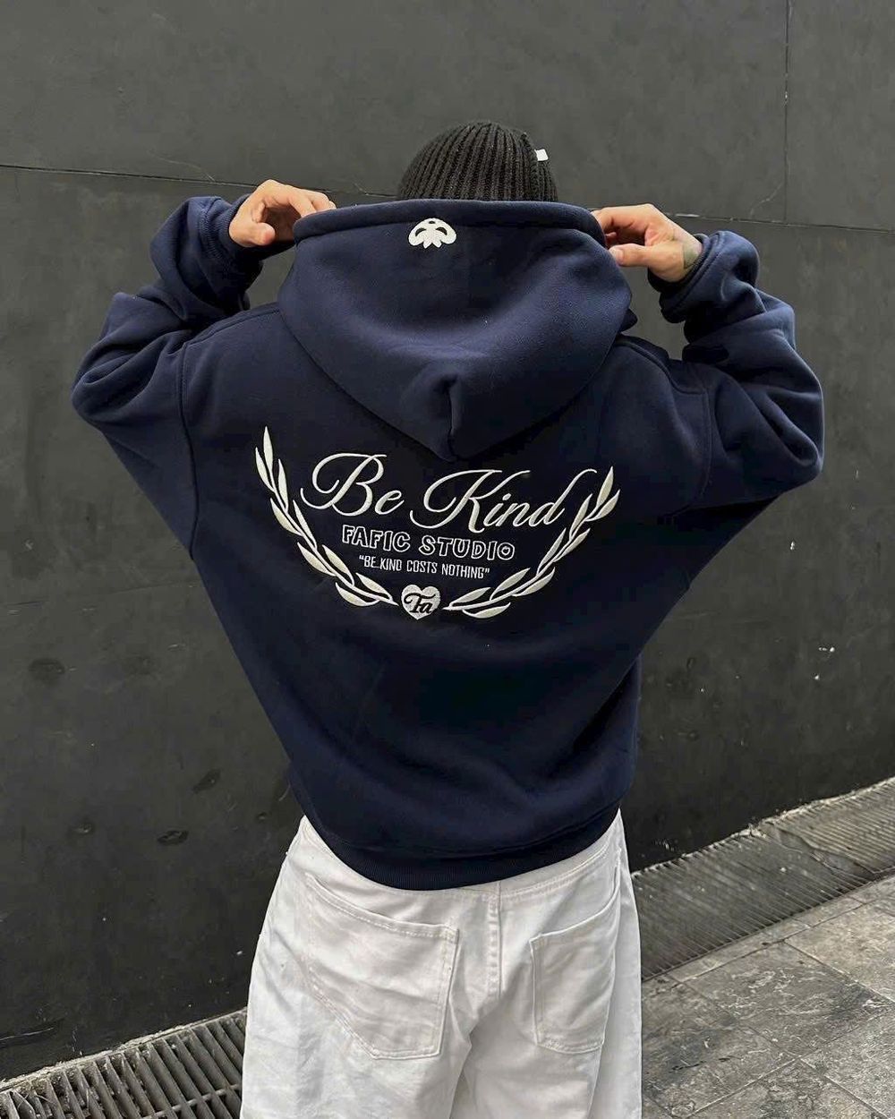 Áo Khoác Boxy Thêu BE KIND - Chất Nỉ Bông Mịn Dày, FORM RỘNG