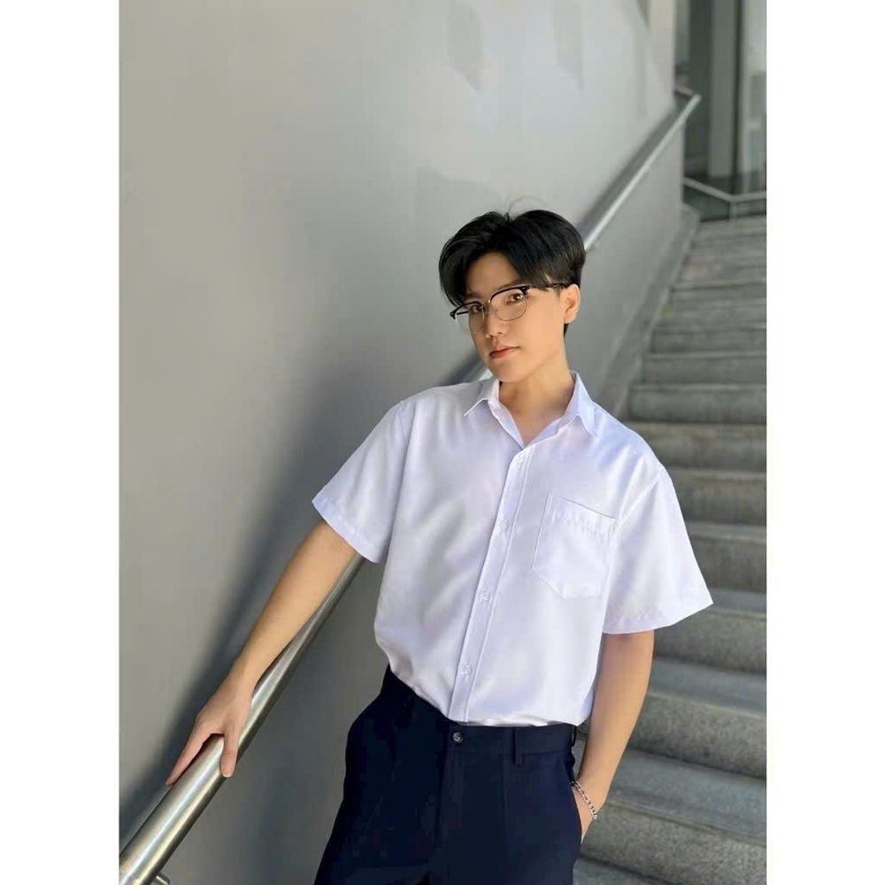 Áo Sơ Mi Học Sinh Tay Lỡ Một Túi Form Rộng Nam Nữ - Chất Kate Mềm, 2 Size L & XL