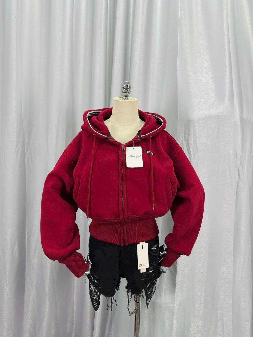 Áo khoác dáng lửng logo thêu Miu nón rộng chạy viền có túi trong chất nỉ bông dày mịn freesize dưới 65kg