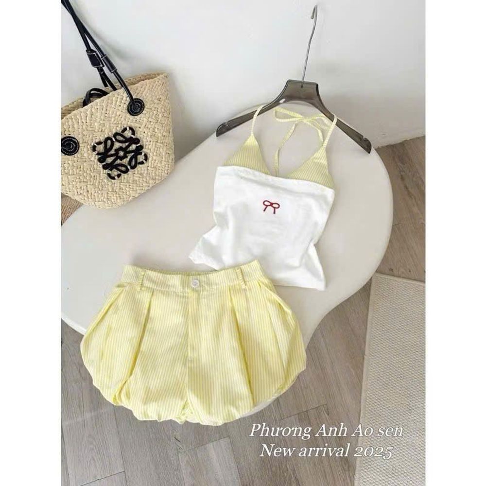 Set Đi Biển 3 Món Áo Quây + Bra Phối Quần Đùi Bí Xếp Li