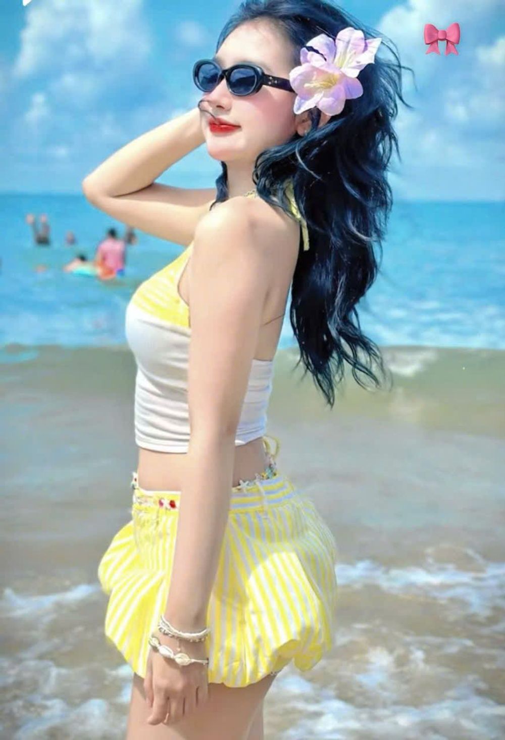 Set Đi Biển 3 Món Áo Quây + Bra Phối Quần Đùi Bí Xếp Li