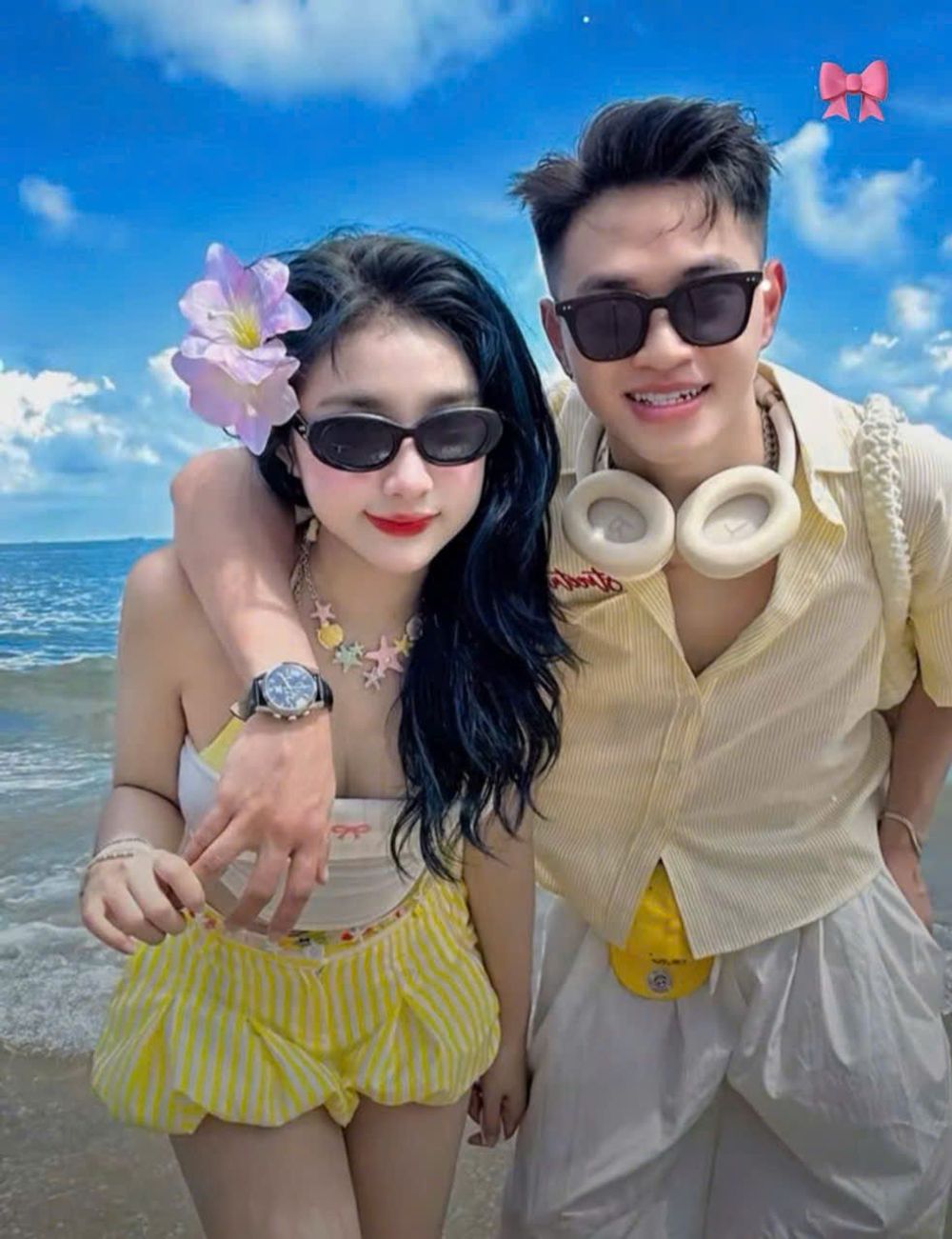 Set Đi Biển 3 Món Áo Quây + Bra Phối Quần Đùi Bí Xếp Li