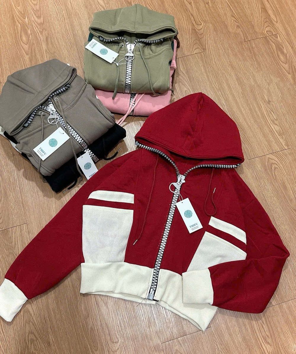 Áo Khoác Phối Màu Cổ Cao Dây Kéo Kim Loại To, Tay Xỏ Ngón, Chất Nỉ Bông Dày Mịn Form Boxy - Freesize Dưới 65kg