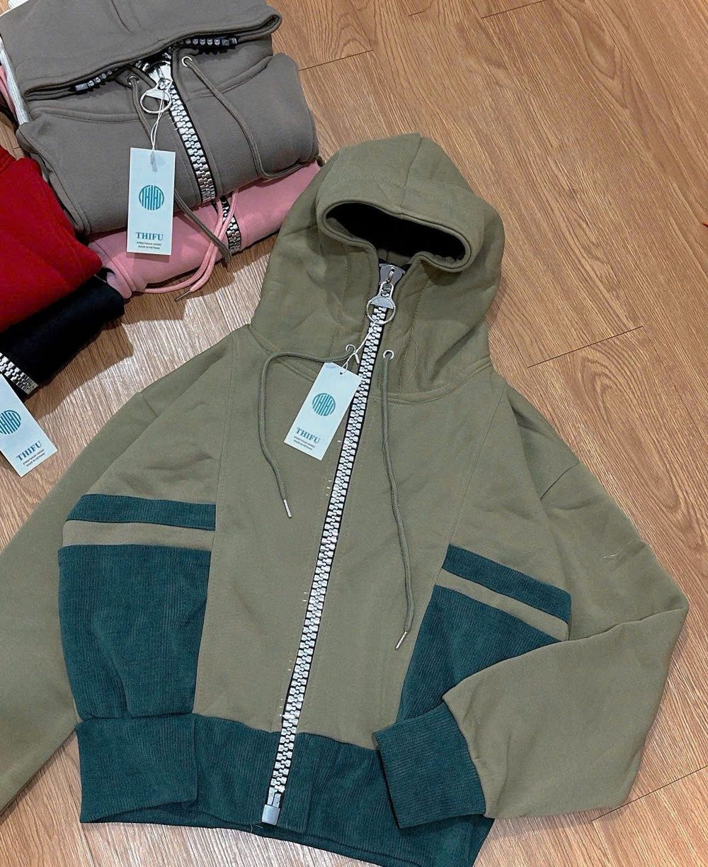 Áo Khoác Phối Màu Cổ Cao Dây Kéo Kim Loại To, Tay Xỏ Ngón, Chất Nỉ Bông Dày Mịn Form Boxy - Freesize Dưới 65kg