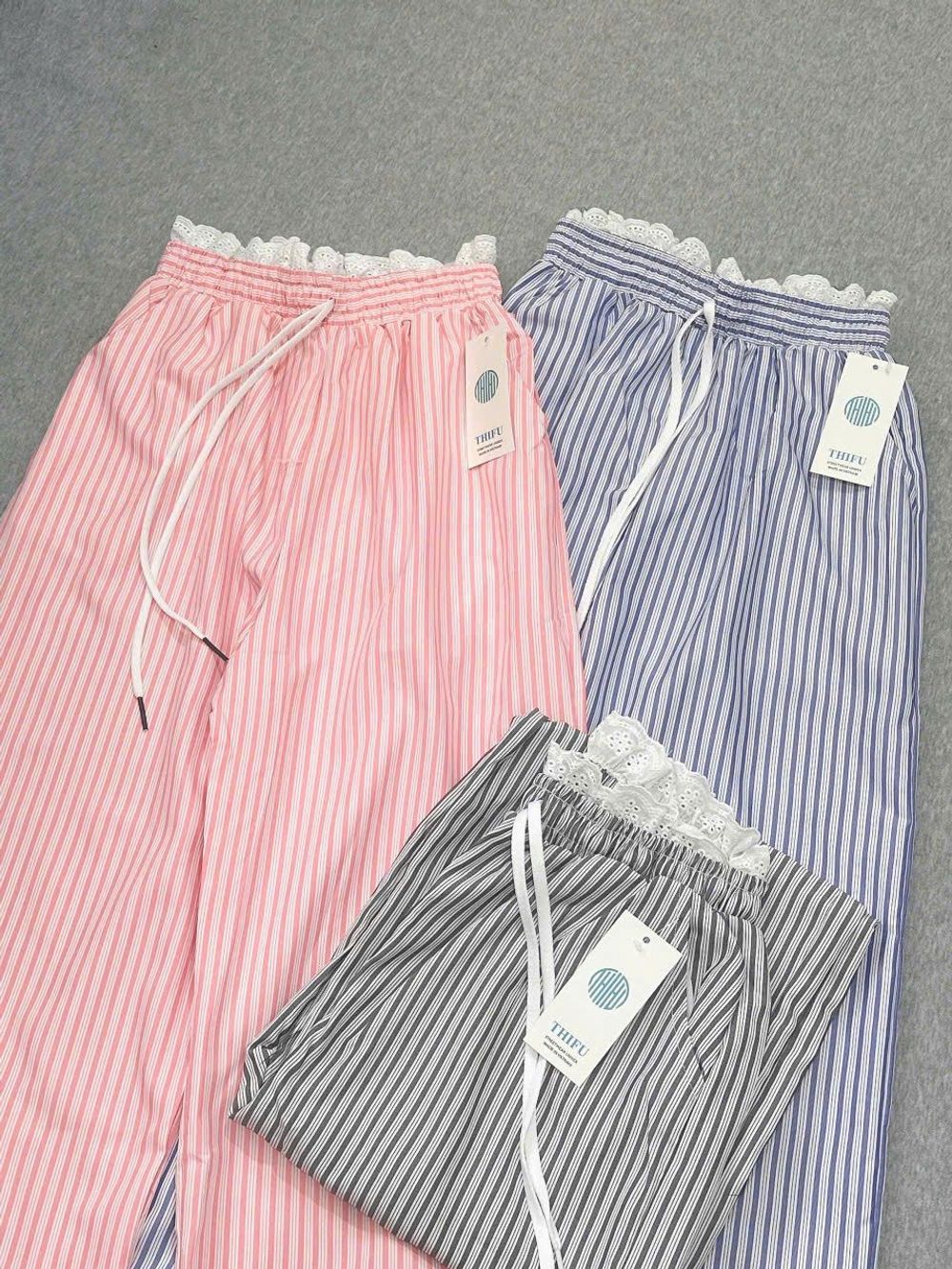 Quần Ống Rộng Nữ Vải Kate Sọc Chỉ Lưng Thun Phối Ren Bèo Dáng Suông Dài Phong Cách Freesize dưới 63kg