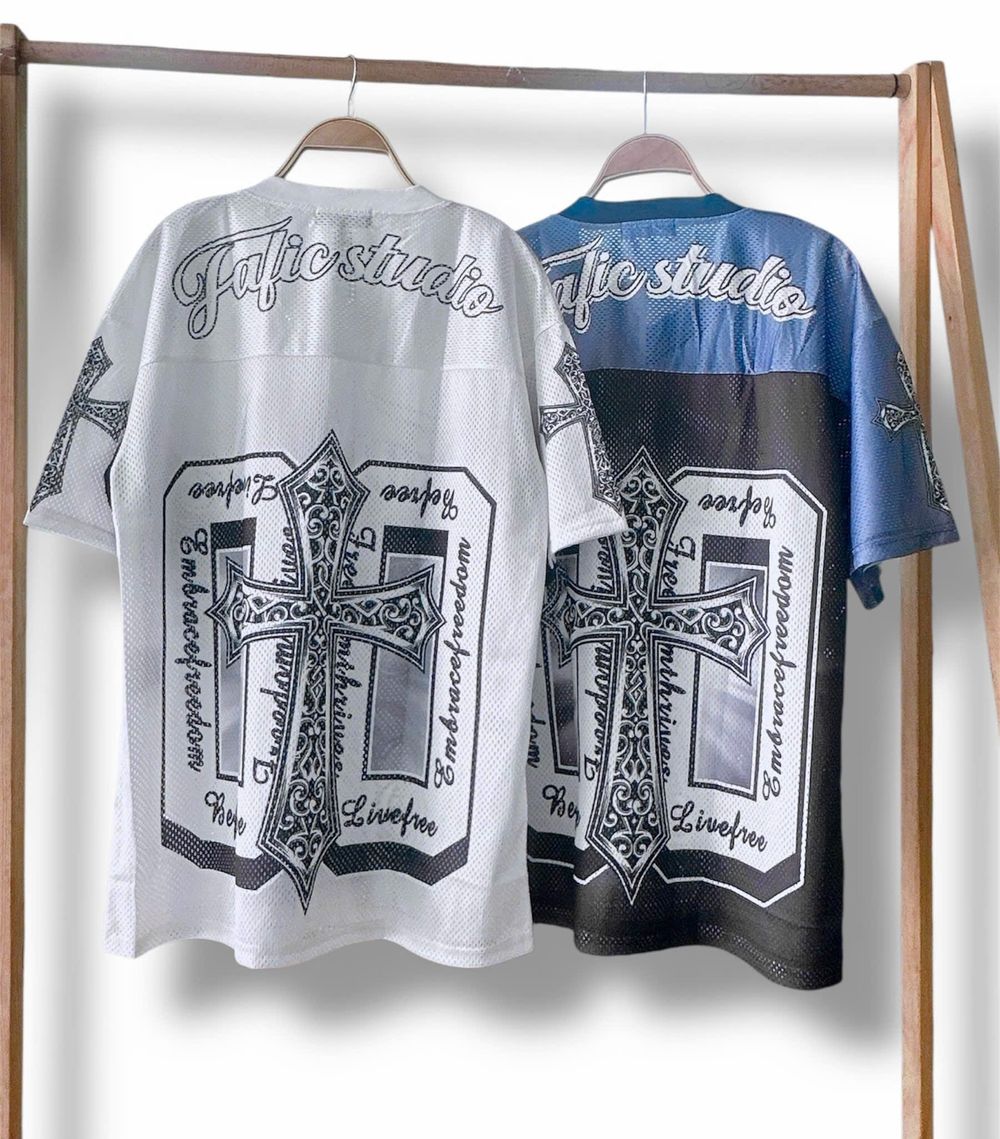 Áo thun lưới kiểu dáng thể thao