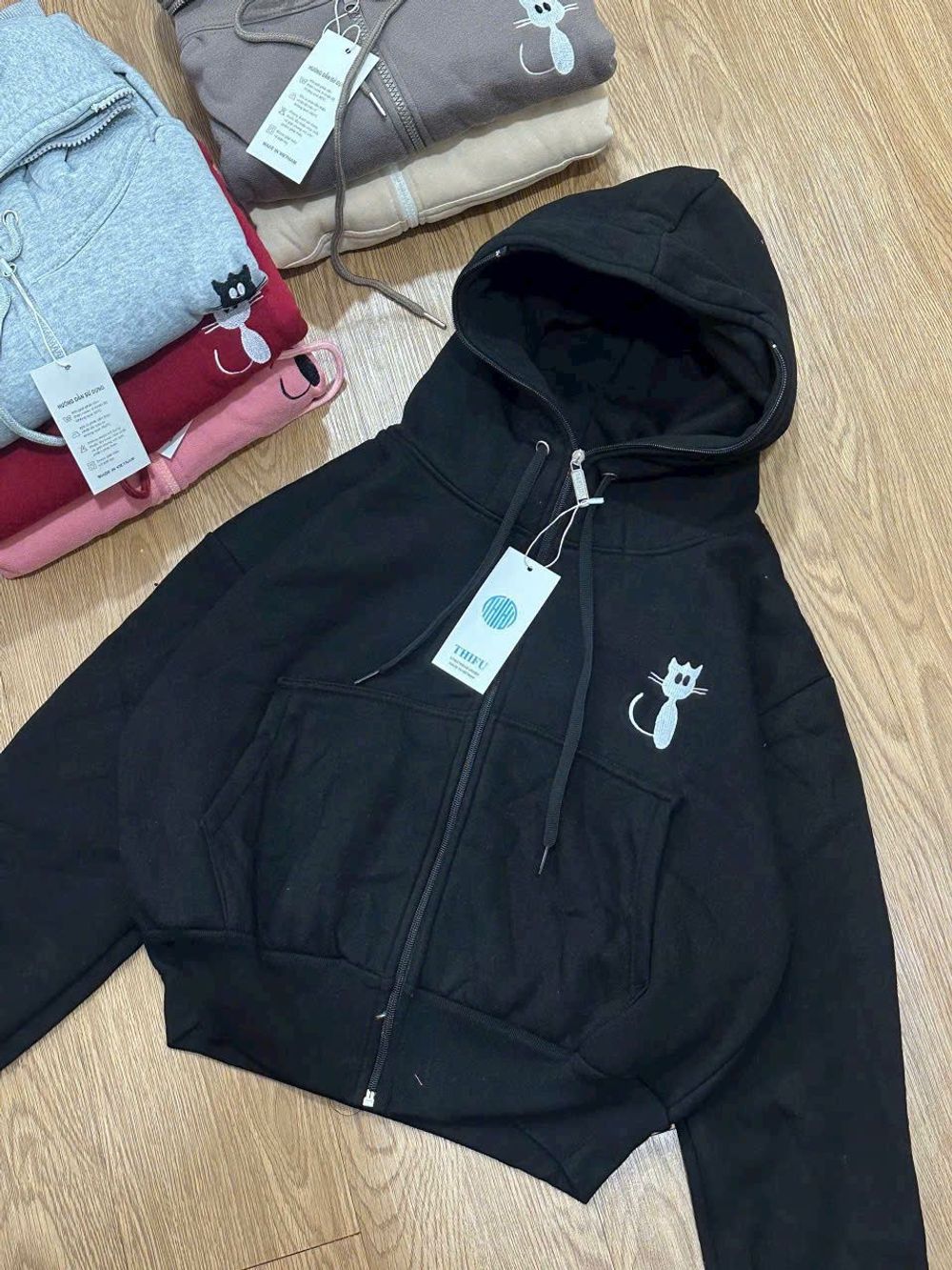 Áo khoác nữ lửng logo Mèo ngực trái