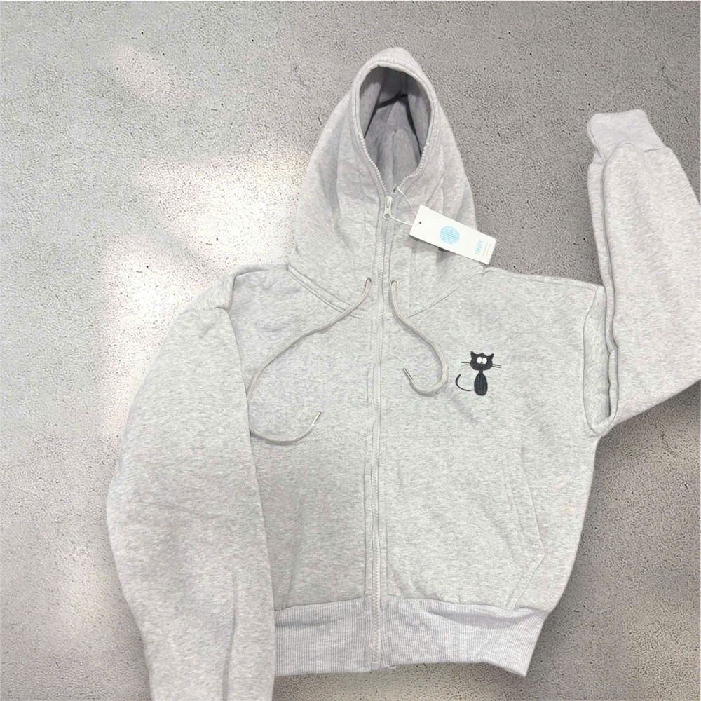 Áo khoác nữ lửng logo Mèo ngực trái