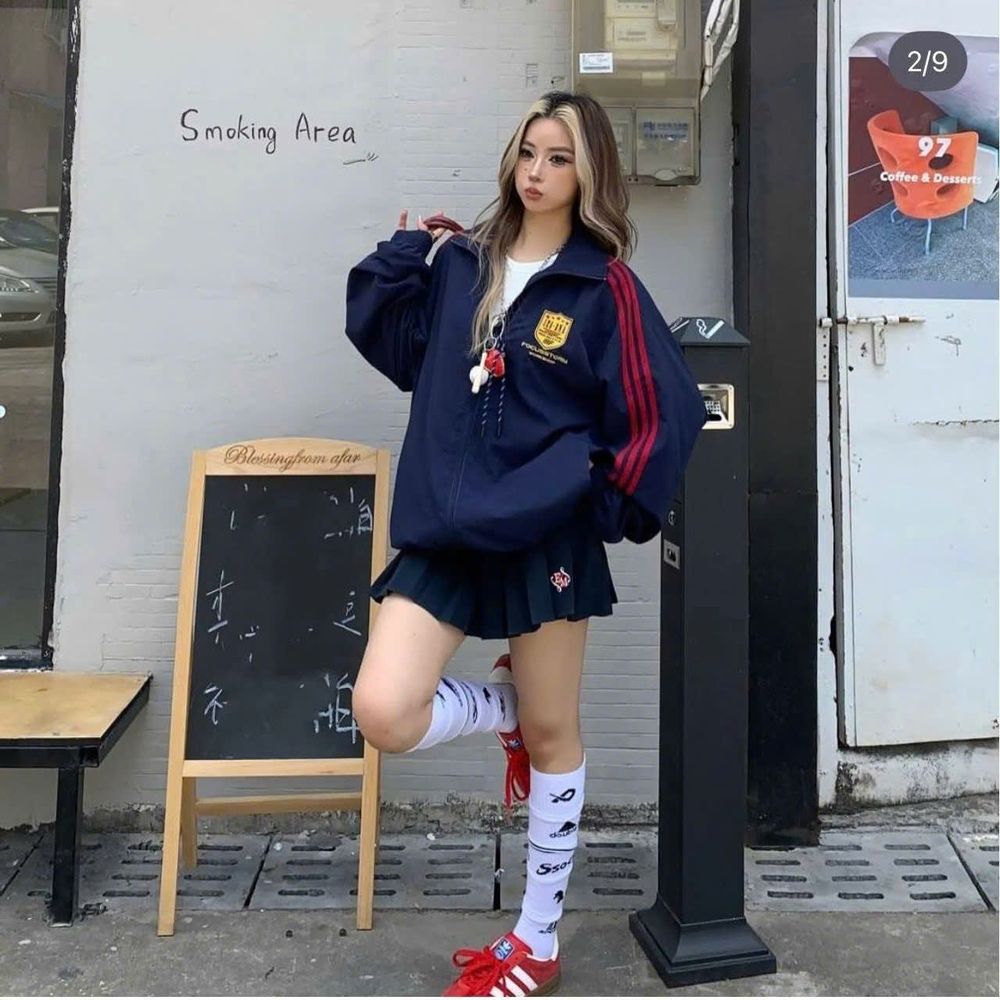 Áo khoác dù 2 lớp có chạy sọc dọc tay