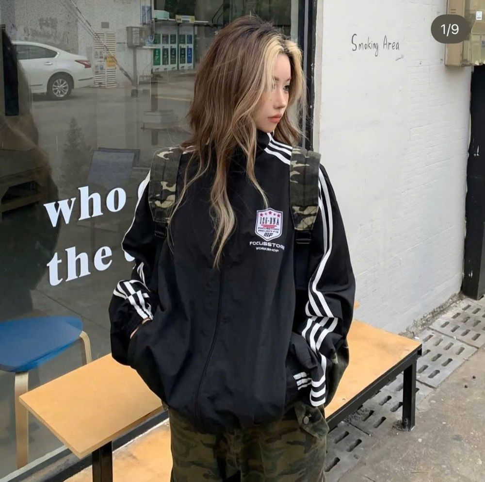 Áo khoác dù 2 lớp có chạy sọc dọc tay