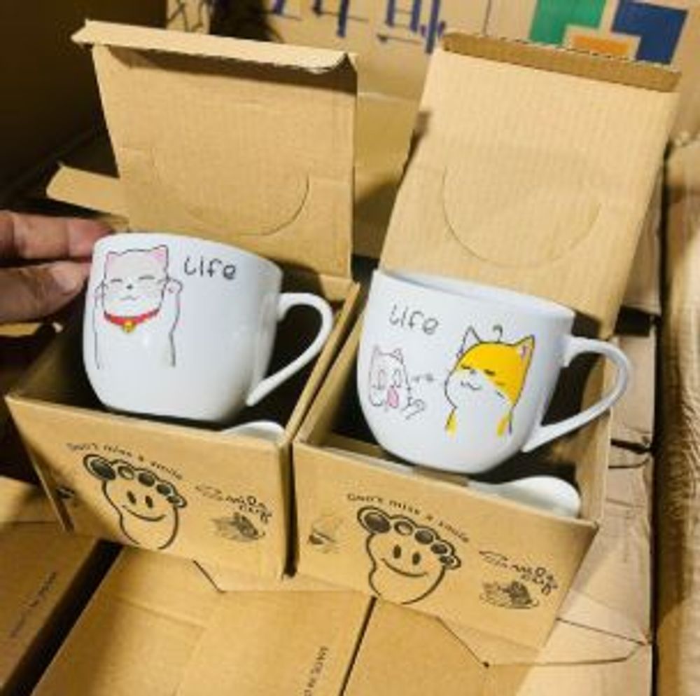 Cốc Sứ Mẫu Mới Dáng Tròn Kèm Thìa Hoạ Tiết ( Thùng 100C )