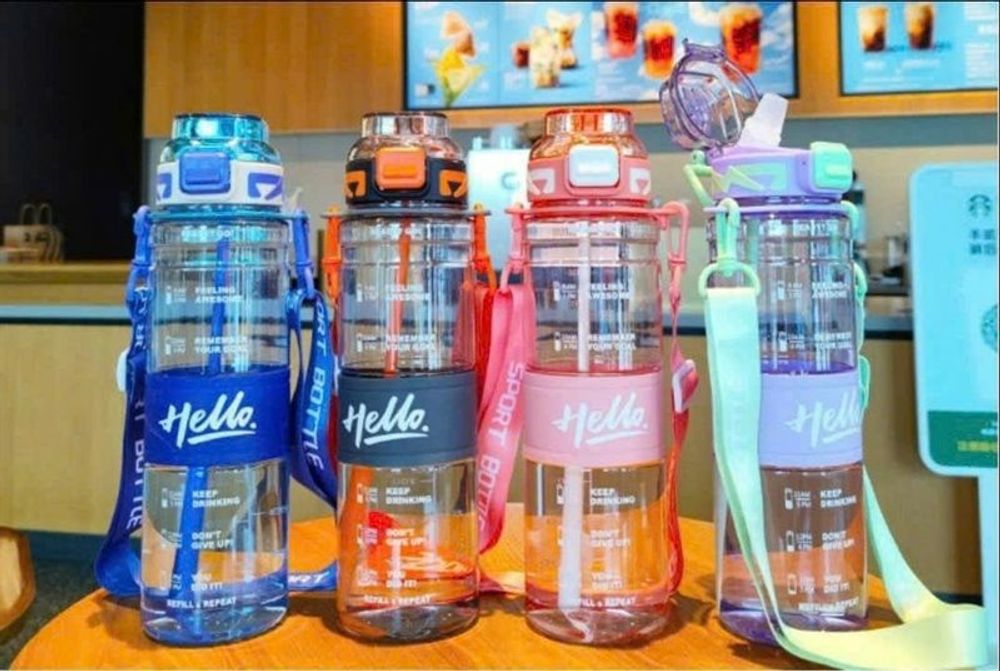 Bình Nhựa HELLO Có Dây Đeo 1000ml (THÙNG 60C)
