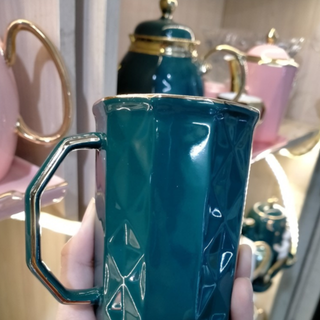 COMBO BÌNH THỦY TINH ĐỰNG NƯỚC UỐNG KÈM 6 CỐC, GIÁ TREO CỐC, KHAY SỨ MÀU XANH CỔ VỊT CHỊU NHIỆT CAO CẤP COMBO BÌNH THỦY TINH ĐỰNG NƯỚC UỐNG KÈM 6 CỐC, GIÁ TREO CỐC, KHAY SỨ MÀU XANH CỔ VỊT CHỊU NHIỆT CAO CẤP