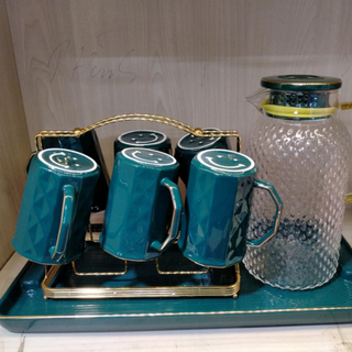 COMBO BÌNH THỦY TINH ĐỰNG NƯỚC UỐNG KÈM 6 CỐC, GIÁ TREO CỐC, KHAY SỨ MÀU XANH CỔ VỊT CHỊU NHIỆT CAO CẤP COMBO BÌNH THỦY TINH ĐỰNG NƯỚC UỐNG KÈM 6 CỐC, GIÁ TREO CỐC, KHAY SỨ MÀU XANH CỔ VỊT CHỊU NHIỆT CAO CẤP