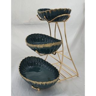 ￼ĐĨA 3 TẦNG SỨ TRẮNG XANH VIỀN VÀNG VÂN SỌC KÈM KỆ INOX CAO CẤP