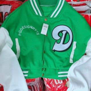 Áo khoác lửng thêu chữ D