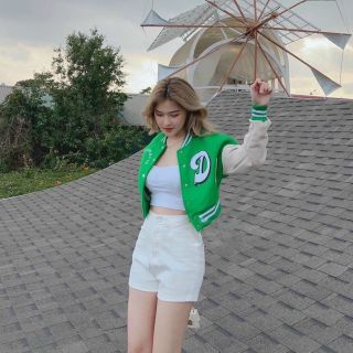 Áo khoác lửng thêu chữ D