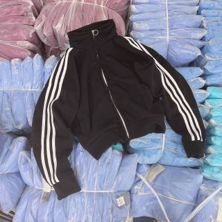 Áo khoác nỉ nam nữ form rộng ba sọc tay phong cách ulzzang unisex cổ trụ trơn Áo khoác nỉ nam nữ form rộng ba sọc tay phong cách ulzzang unisex cổ trụ trơn
