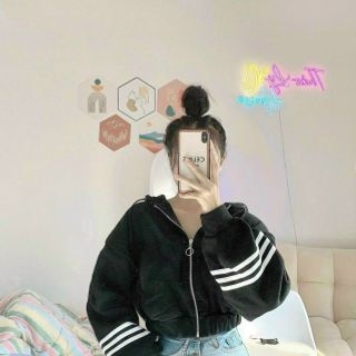 (ảnh thật)Áo Khoác form lửng crotop 3 sọc viền ở tay chất vải đẹp tay phồng dễ phối đồ thời trang (ảnh thật)Áo Khoác form lửng crotop 3 sọc viền ở tay chất vải đẹp tay phồng dễ phối đồ thời trang