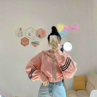 (ảnh thật)Áo Khoác form lửng crotop 3 sọc viền ở tay chất vải đẹp tay phồng dễ phối đồ thời trang (ảnh thật)Áo Khoác form lửng crotop 3 sọc viền ở tay chất vải đẹp tay phồng dễ phối đồ thời trang